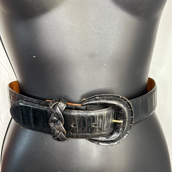 Brighton women’s vintage embossed calf skin black croc 2” wide sz small 32.5” main image 6